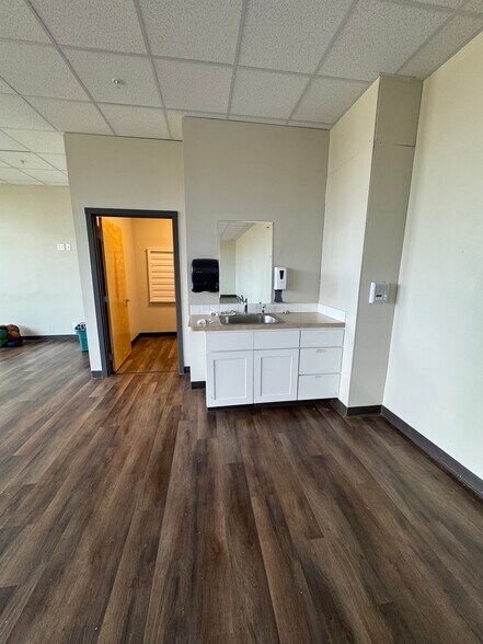 More Photos Of 115 NW State St, Pullman Loft Creative Space For Sale