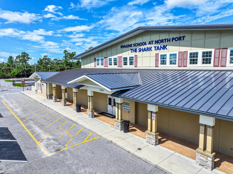 Primary Photo Of 2597 Sycamore St, North Port Industrial For Sale