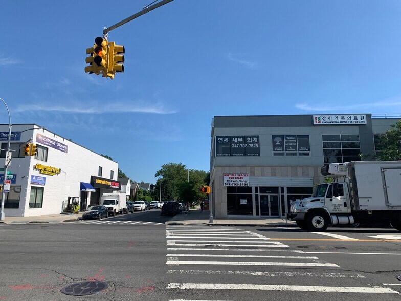 More Photos Of 19220 Northern Blvd, Flushing Storefront Retail Office For Lease