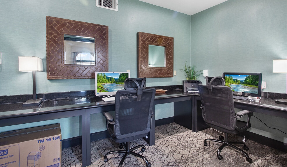 More Photos Of 201 W Hill Park Cir, Huntsville Hotel For Sale