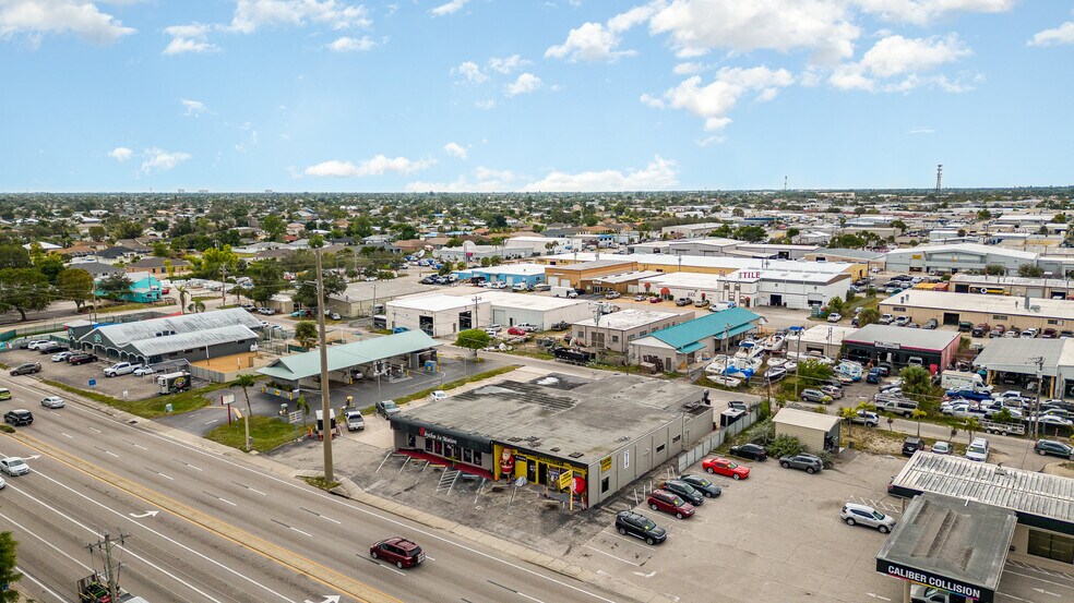 More Photos Of 910-912 Del Prado Blvd S, Cape Coral Freestanding For Lease