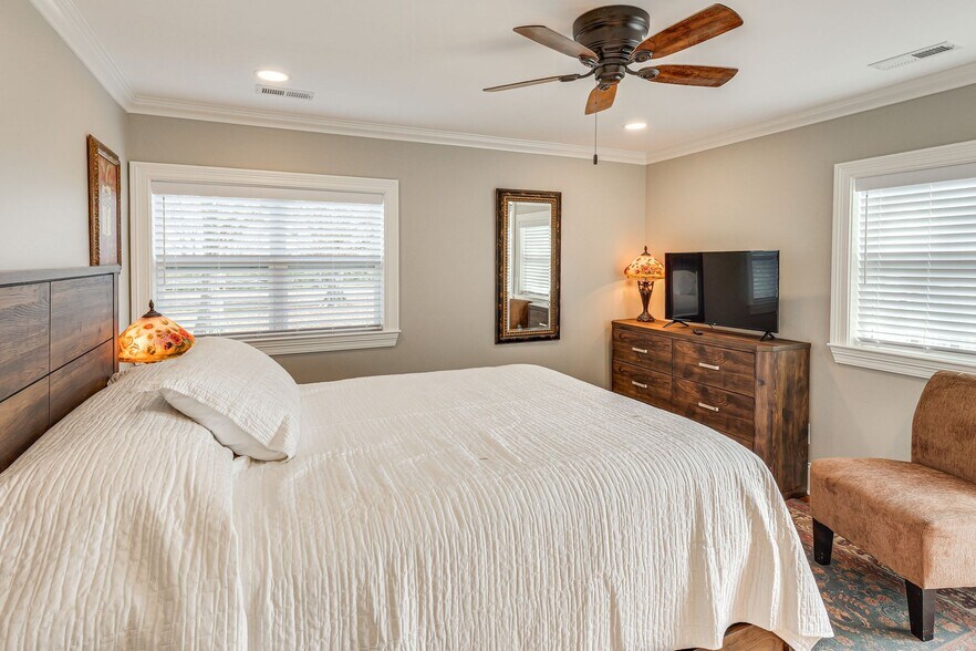 More Photos Of , Lewisburg Specialty For Sale