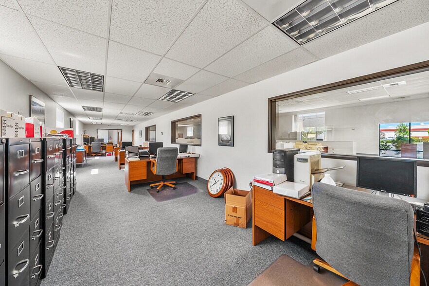 More Photos Of 2090 Commerce Dr, Medford Office For Lease