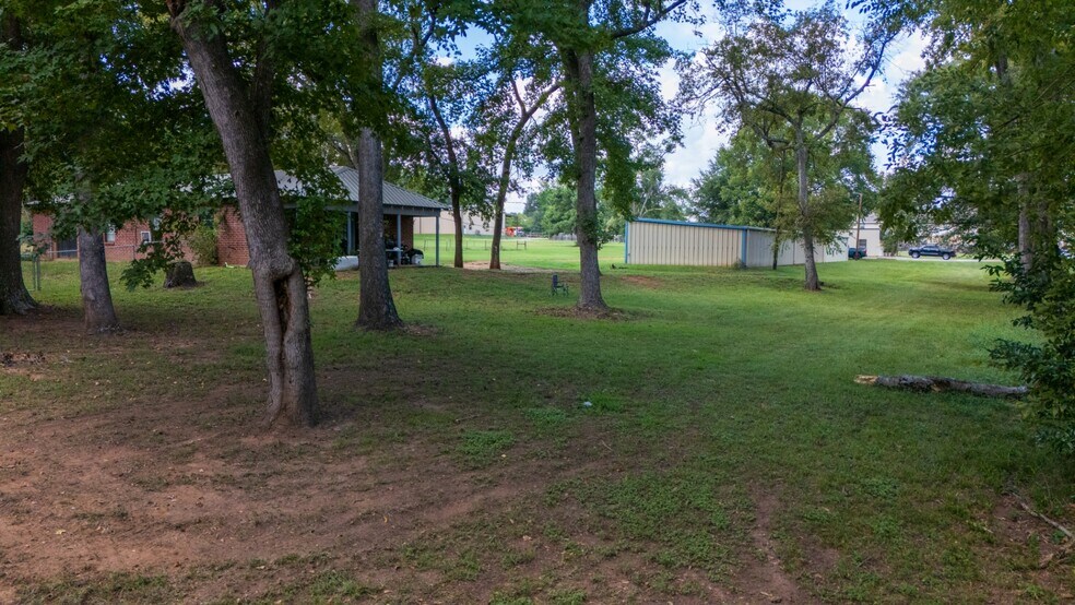 More Photos Of 1507 S Bolton St, Jacksonville Self Storage For Sale