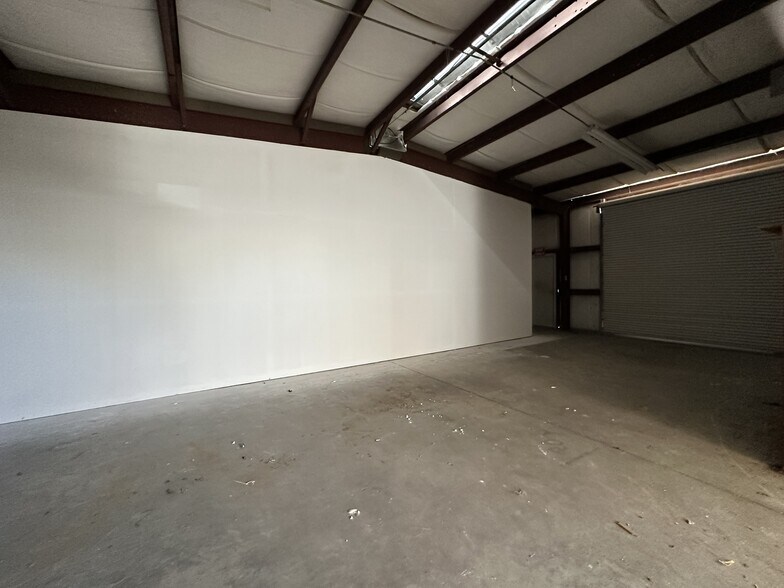 More Photos Of 1602 Combee Rd, Lakeland Warehouse For Lease