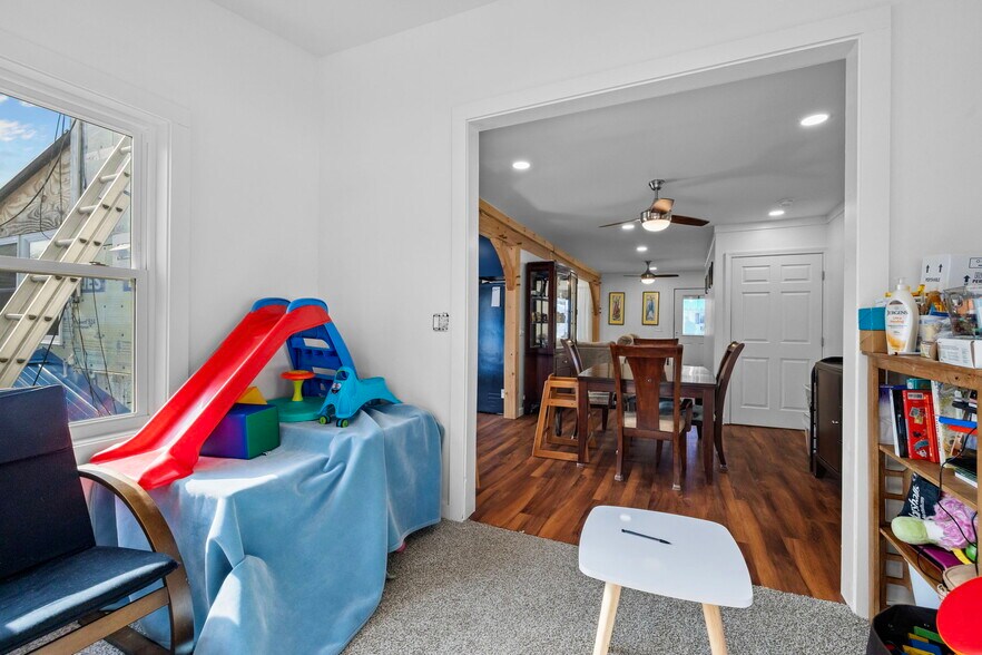 More Photos Of 180 Main St, North Woodstock Hotel For Sale