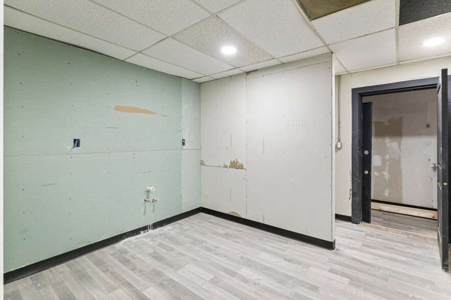 More Photos Of 327-345 E Bay St, Jacksonville Office For Lease