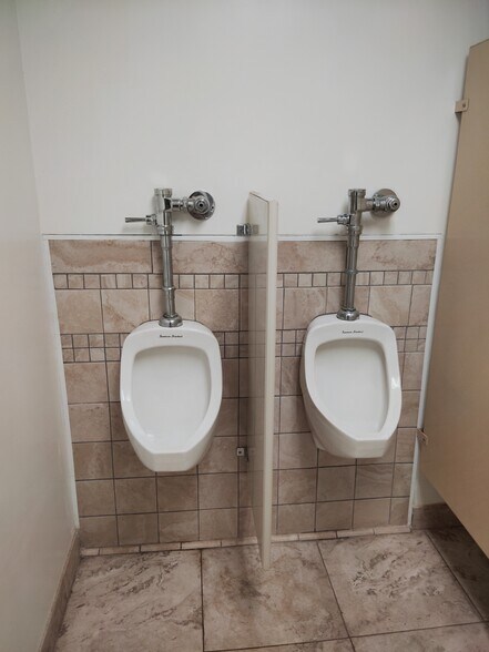 More Photos Of 2511 National Dr, Garland Industrial For Sale