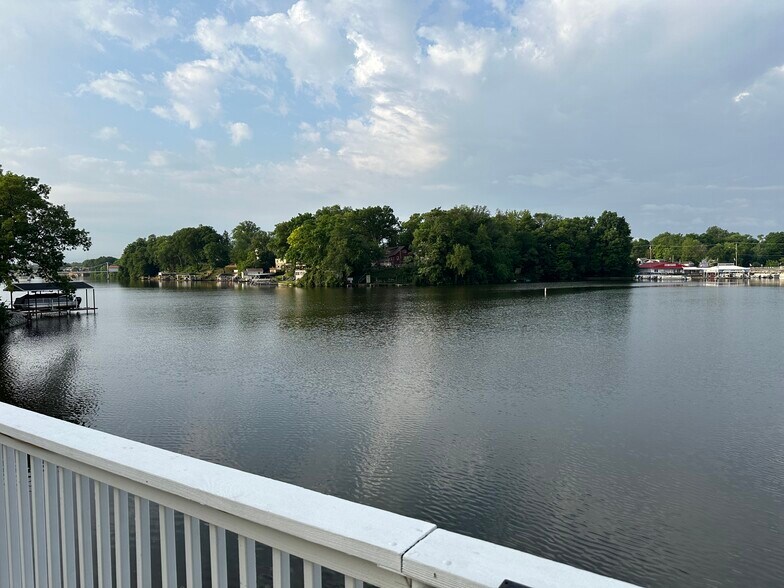 More Photos Of 5088 E Indiana Beach Rd, Monticello Hotel For Sale