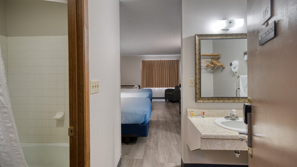 More Photos Of 2600 Whitewood Service Rd, Sturgis Hotel For Sale