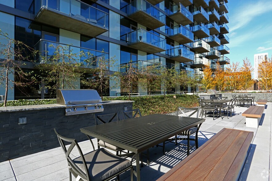 More Photos Of 123 N Desplaines St, Chicago Apartments For Lease