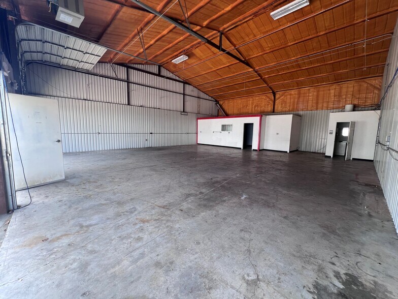 More Photos Of 2321 N Masch Branch Rd, Denton Warehouse For Lease