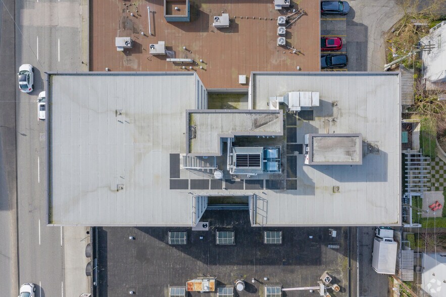 More Photos Of 1541 W Broadway, Vancouver Office For Sale