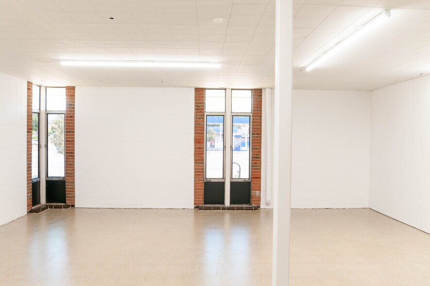 More Photos Of 22005 Van Dyke Ave, Warren Public Library For Lease