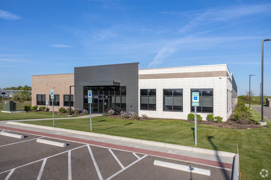 Primary Photo Of 8701 Port Jackson Ave, North Canton Office For Sale