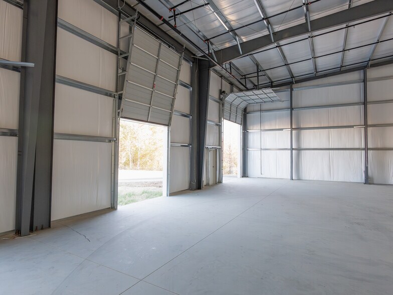 More Photos Of 121 Osage dr, Greenville Warehouse For Lease