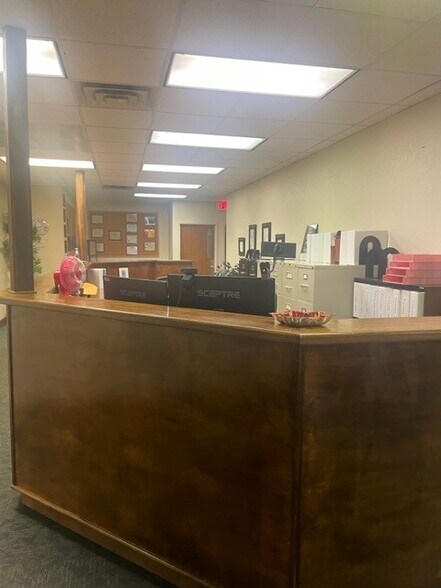 More Photos Of 1815 Crystal Lake Dr, Lakeland Office For Sale