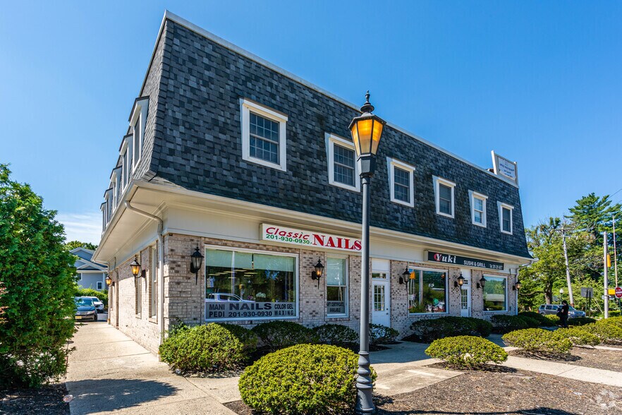More Photos Of 2-8 S Kinderkamack Rd, Montvale Storefront Retail Office For Lease