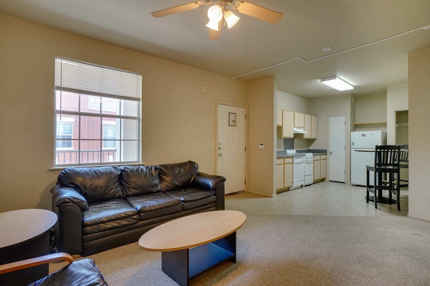 More Photos Of 801 N 49th St, Fort Smith Dormitory For Sale