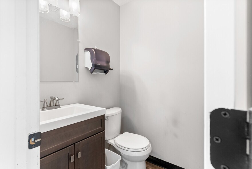 More Photos Of 6200 Fort Ave, Lynchburg Medical For Sale