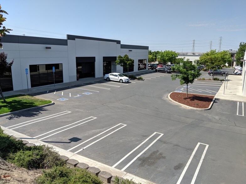 More Photos Of 1773-1793 Vineyard Dr, Antioch Research And Development For Lease