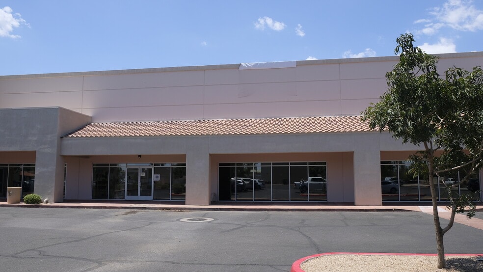 More Photos Of 868 N Gilbert Rd, Gilbert Freestanding For Lease