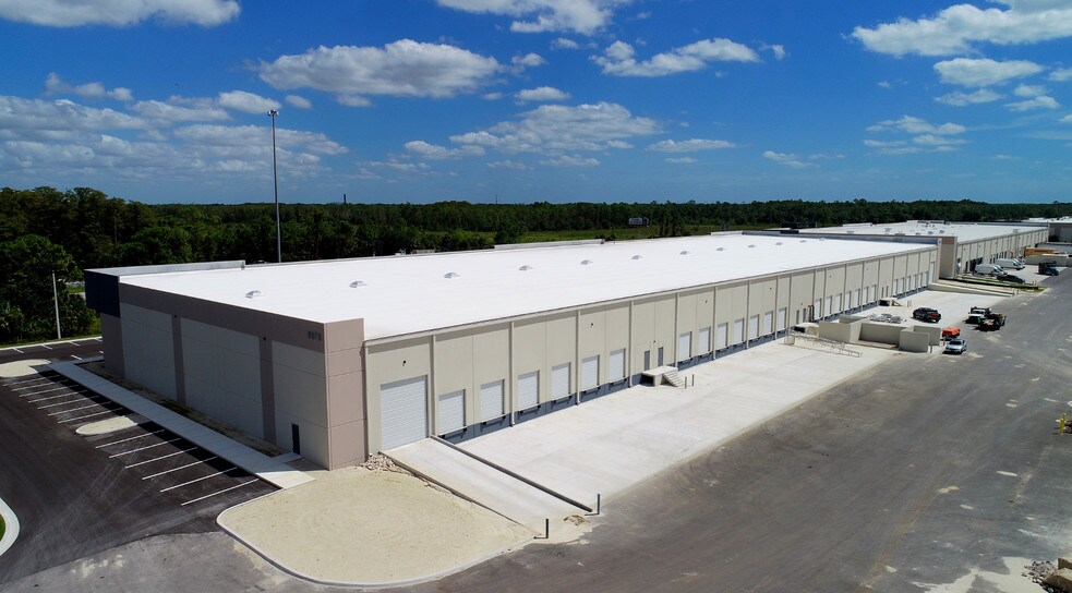 More Photos Of 9373 Laredo Ave, Fort Myers Warehouse For Lease