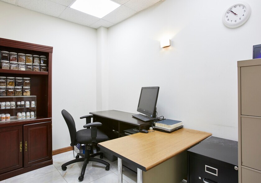 More Photos Of 161 Madison Ave, New York Medical For Sale