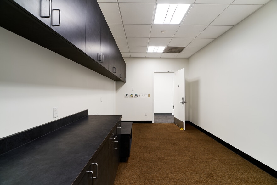 More Photos Of 108 W 3rd St, Long Beach Restaurant For Lease