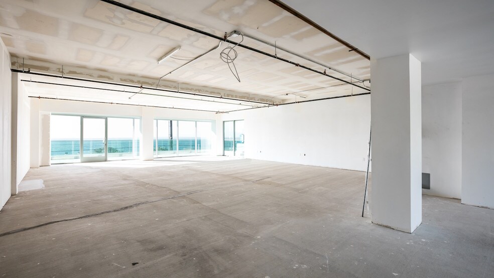 More Photos Of 24903 Pacific Coast Hwy, Malibu Office For Lease