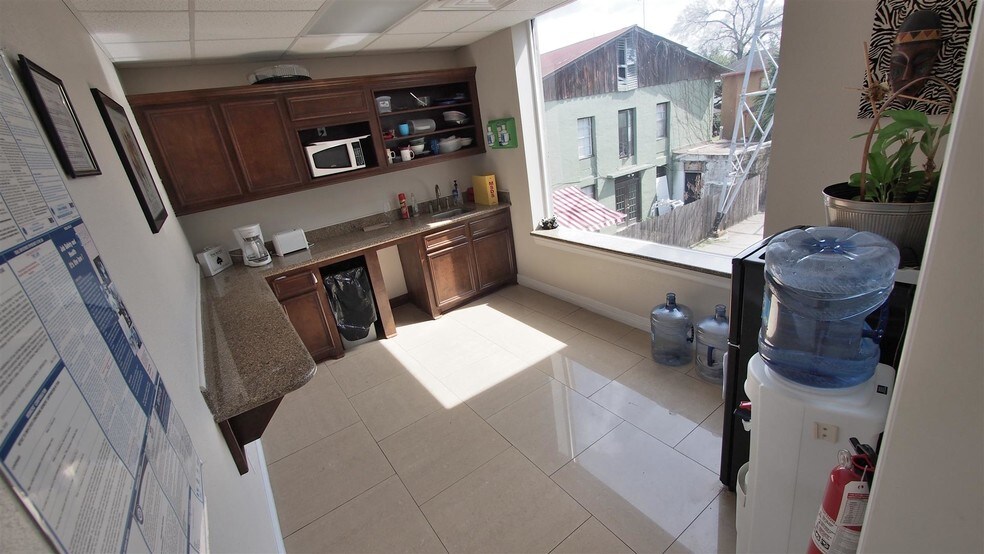 More Photos Of 315 W Alabama St, Houston Loft Creative Space For Lease