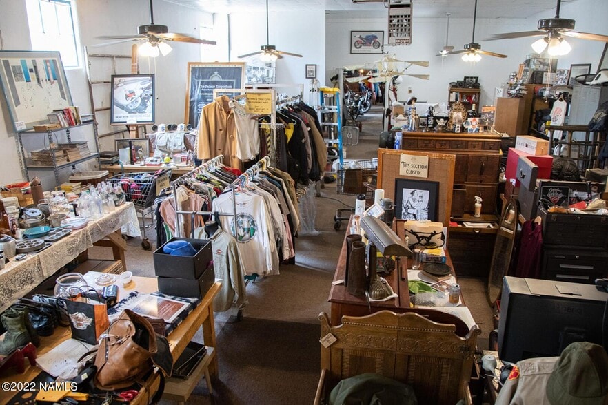 More Photos Of 213 N Kinsley Ave, Winslow Storefront For Sale
