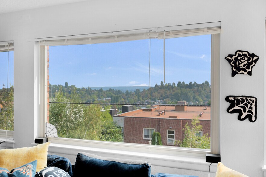 More Photos Of 2424 E Denny Way, Seattle Apartments For Sale