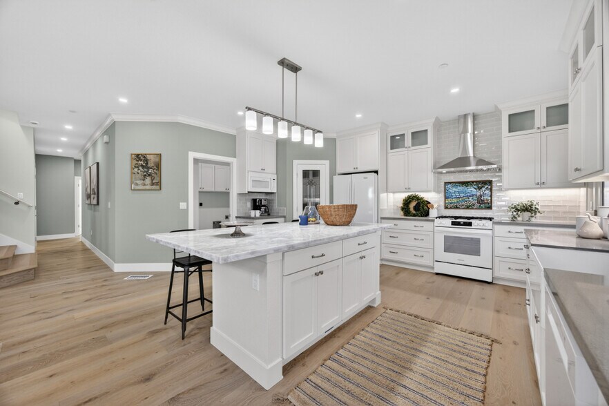 More Photos Of 25265 Carlsbad Ave, Davis Apartments For Sale