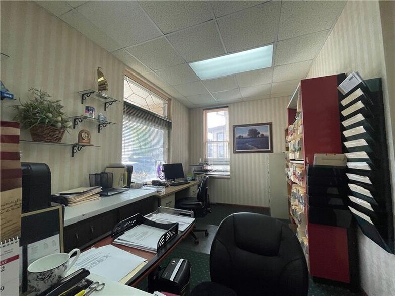 More Photos Of 400 N Chestnut St, Derry Office Residential For Sale