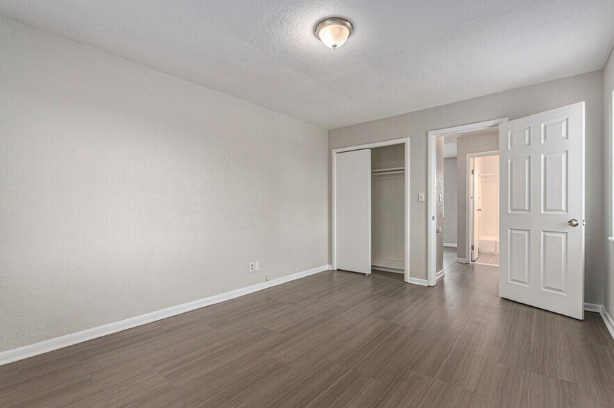 More Photos Of 8208 Troost Ave, Kansas City Apartments For Sale