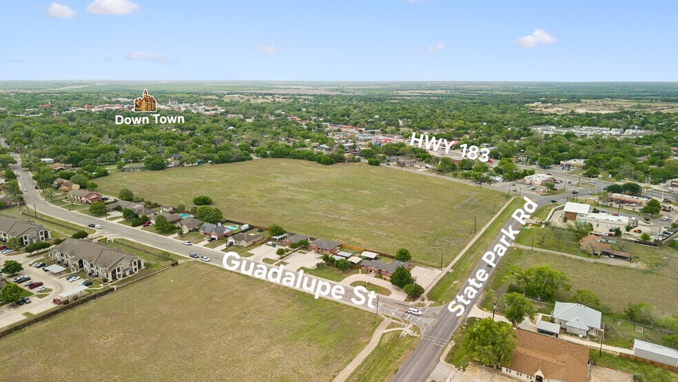More Photos Of 1020 Guadalupe St, Lockhart Office For Sale
