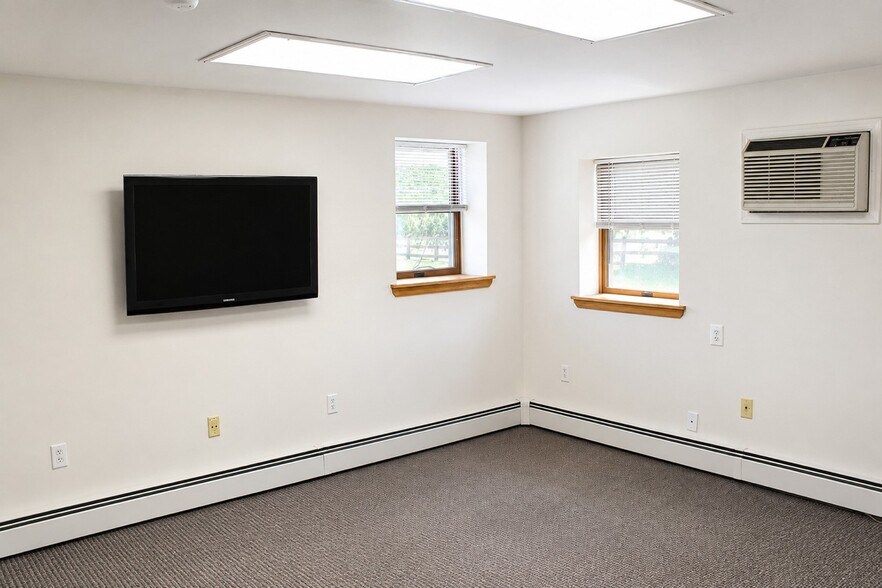 More Photos Of 2135 Bustard Rd, Lansdale Freestanding For Lease
