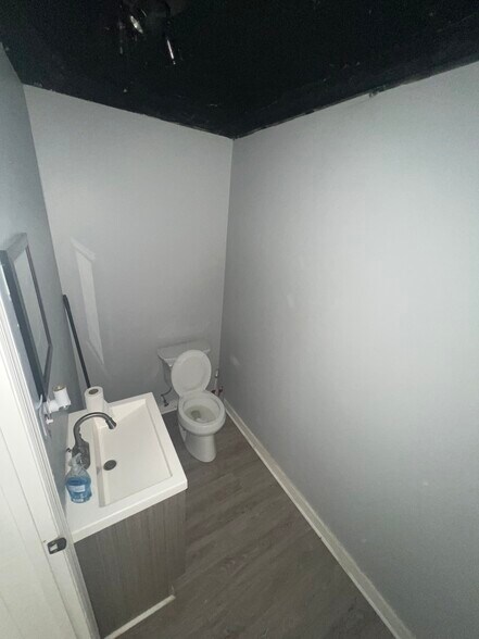 More Photos Of 1041 E 8th St, Jacksonville Storefront Retail Office For Sale