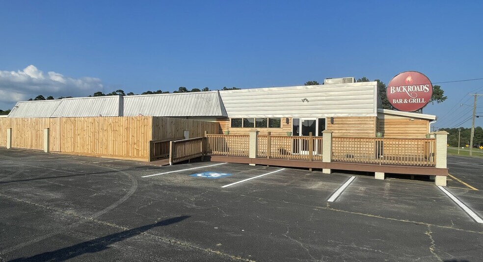 Primary Photo Of 16092 W Colonial Trail Hwy, Crewe Restaurant For Sale