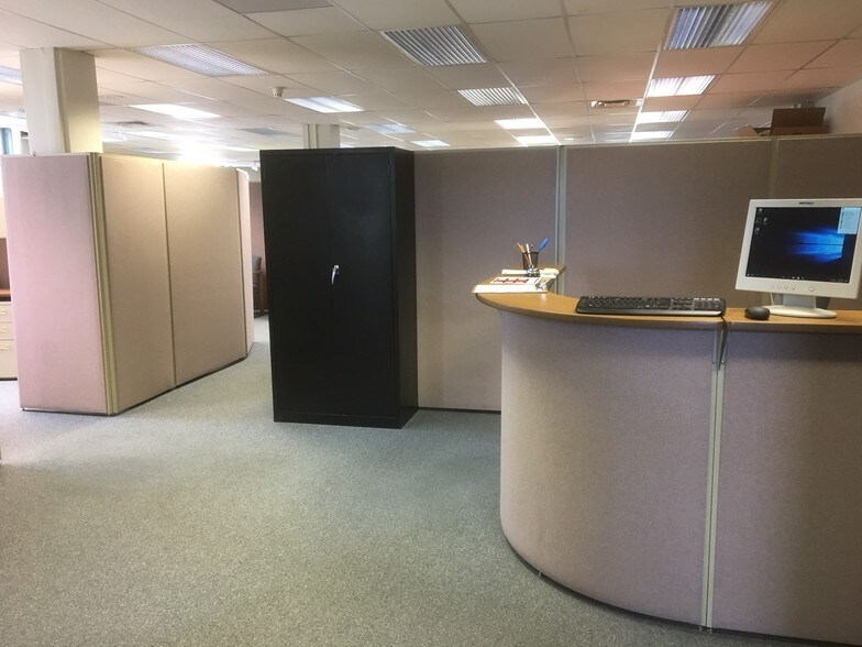 More Photos Of 2-4 S Portage St, Westfield Office For Lease