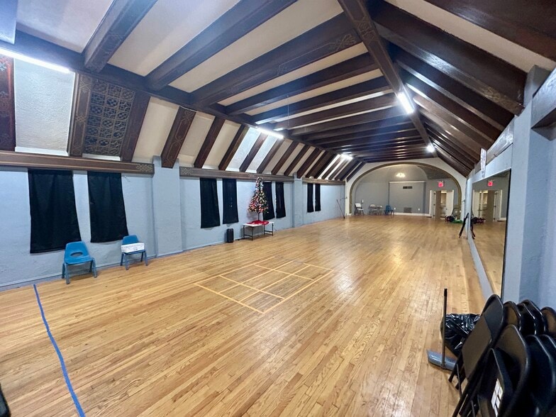 More Photos Of 2324 W 111th St, Chicago Apartments For Lease