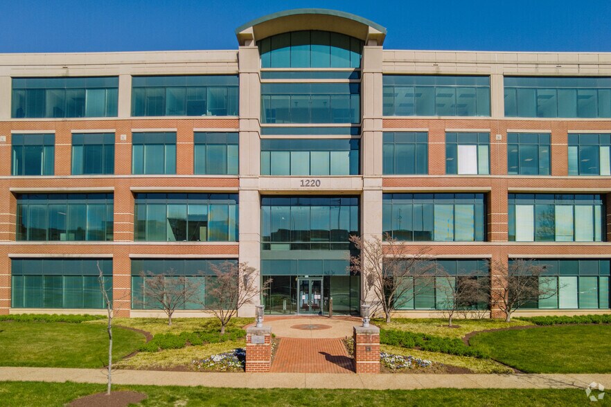 More Photos Of 1220 12th St SE, Washington Office For Lease