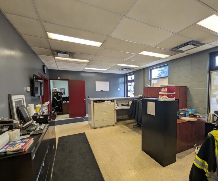 More Photos Of 157 Leonard St, Regina Warehouse For Lease