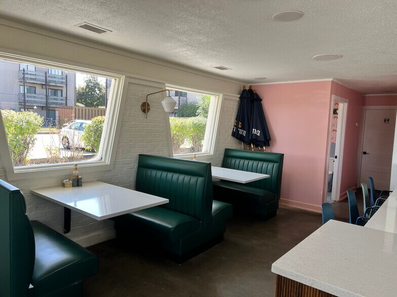 More Photos Of 127 Dotson Dr, Ames Restaurant For Lease