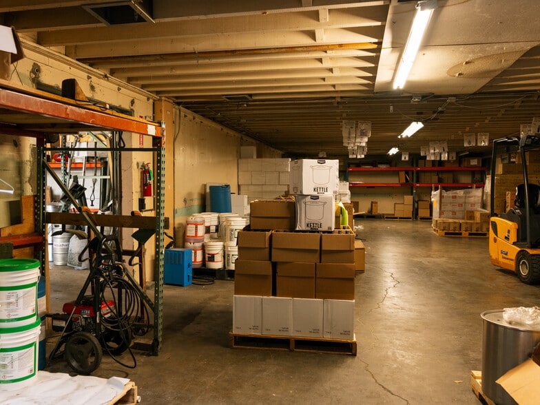 More Photos Of 212-234 SE 12th Ave, Portland Warehouse For Sale