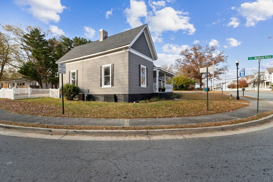 More Photos Of 2951 Moon Station Rd NW, Kennesaw Office For Sale