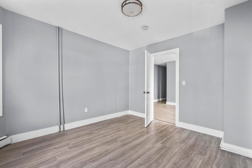 More Photos Of 746 Maple St, Bridgeport Apartments For Sale