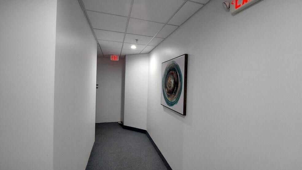 More Photos Of 7 McKee Pl, Cheshire Office For Lease