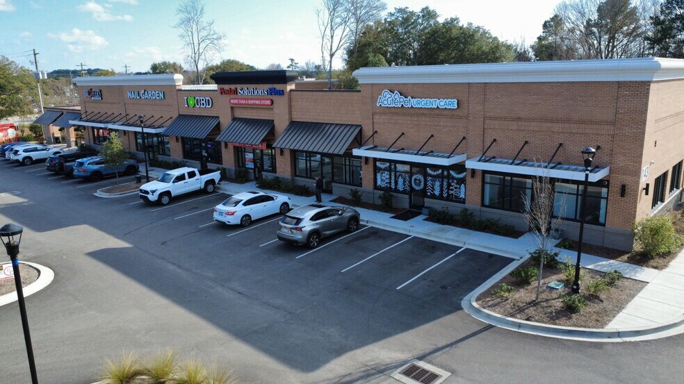 Primary Photo Of 143 Berkeley Cir, Summerville Storefront Retail Office For Lease